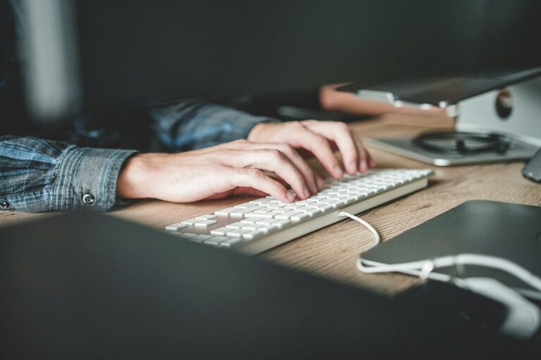 企業比較記事の業界実写イメージ