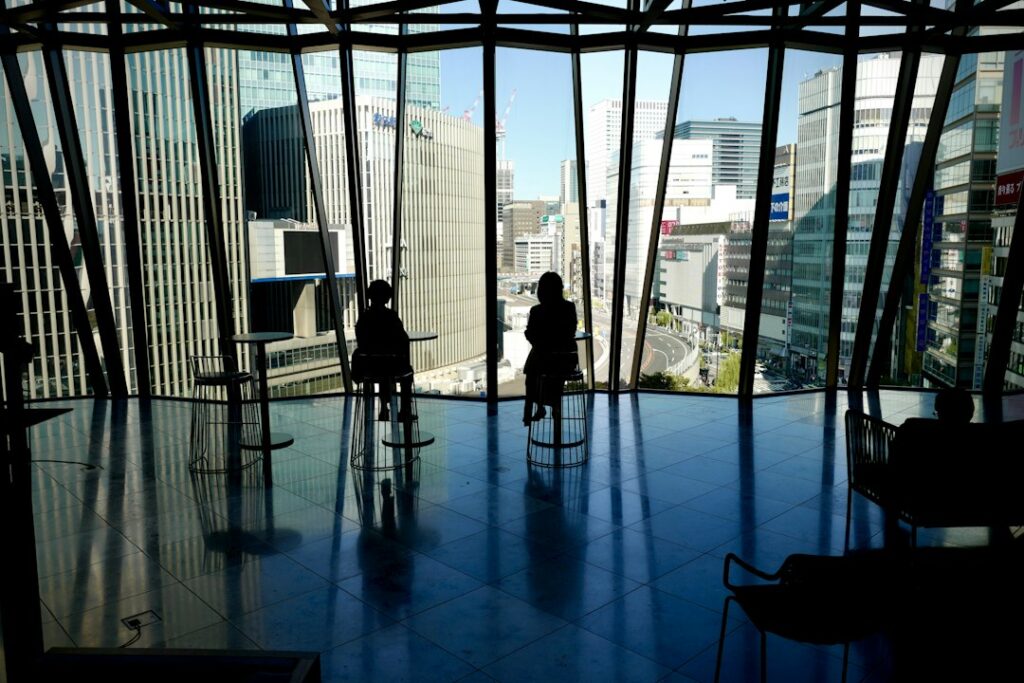 企業比較記事の業界実写イメージ
